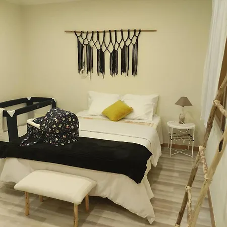 Tour House *